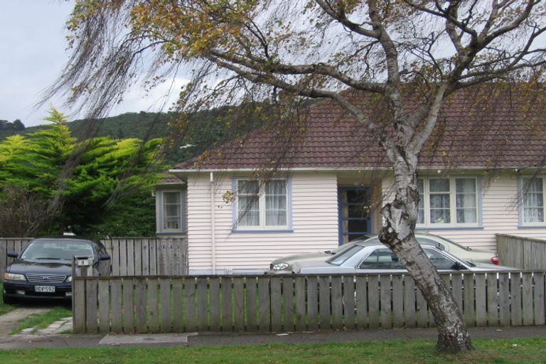 Photo of property in 9-11 Milne Crescent, Taita, Lower Hutt, 5011