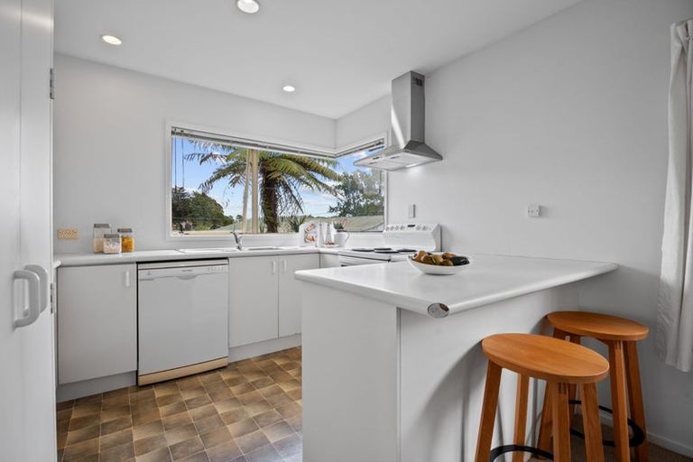 Photo of property in 1/14 Elliott Avenue, Bayview, Auckland, 0629