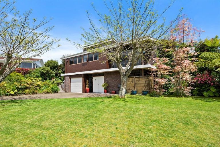 Photo of property in 2 Exeter Place, Tihiotonga, Rotorua, 3015