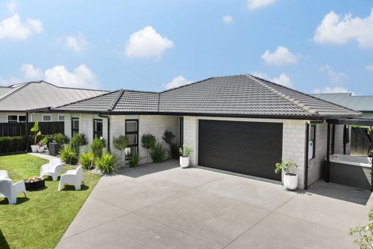 Photo of property in 1 Hebe Crescent, Papamoa Beach, Papamoa, 3118