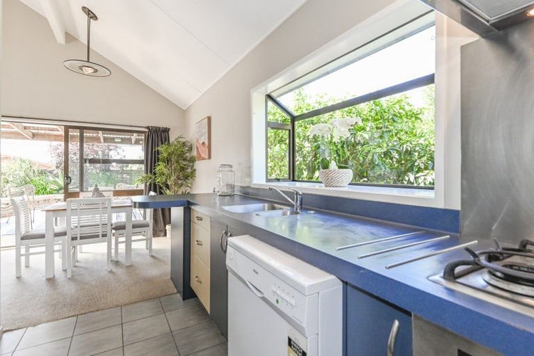 Photo of property in 3 Kaweka Place, Havelock North, 4130