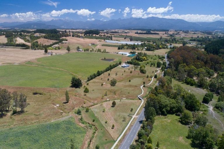 Photo of property in 11 Horton Road, Tasman, Upper Moutere, 7173