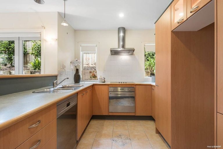 Photo of property in 2/24 Fields Parade, Oteha, Auckland, 0632