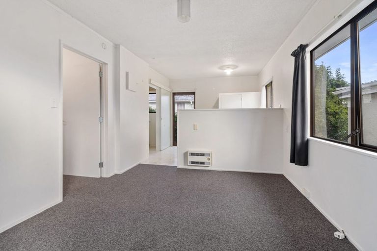Photo of property in 8a Williams Place, Fairfield, Hamilton, 3214