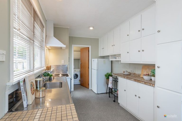 Photo of property in 18 Mark Avenue, Paparangi, Wellington, 6037