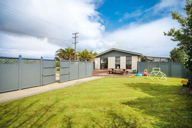 Photo of property in 167 Peel Street, Westport, 7825