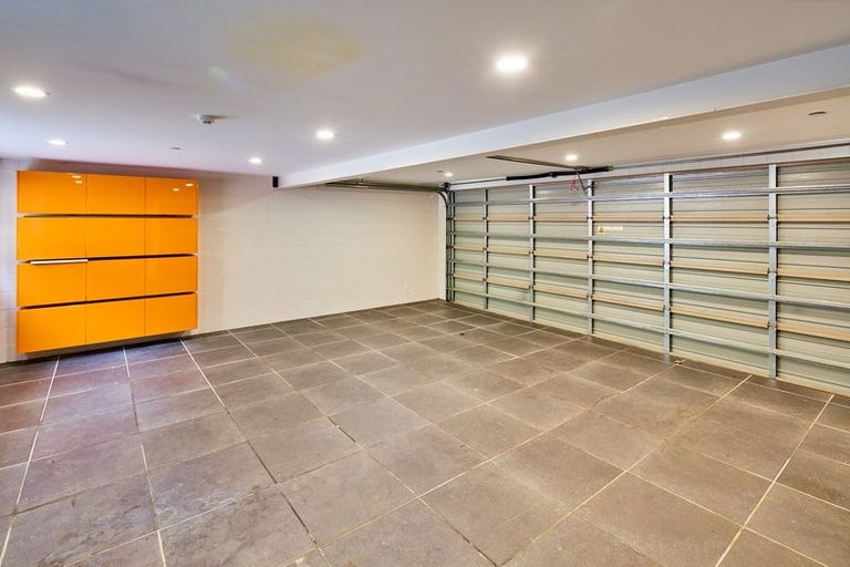 Photo of property in 12 Glenmore Street, Thorndon, Wellington, 6011