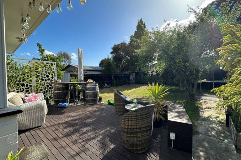 Photo of property in 209 Queenspark Drive, Parklands, Christchurch, 8083