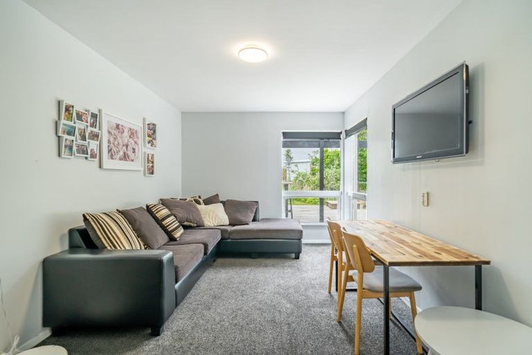 Photo of property in 20 Raroa Place, Pukerua Bay, 5026