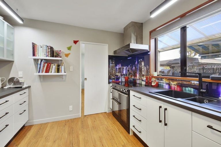 Photo of property in 1 Wakelin Place, Redwood, Christchurch, 8051