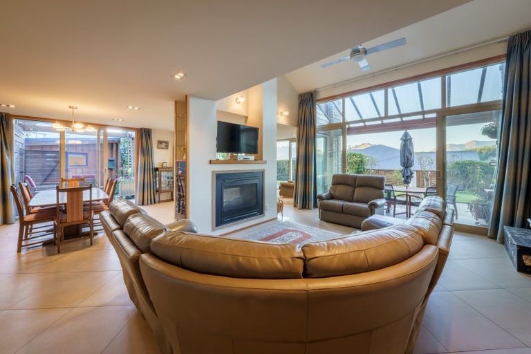 Photo of property in 86 Kings Drive, Wanaka, 9305