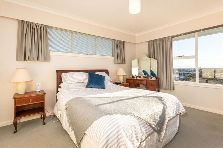 Photo of property in 34 Cannon Hill Crescent, Mount Pleasant, Christchurch, 8081