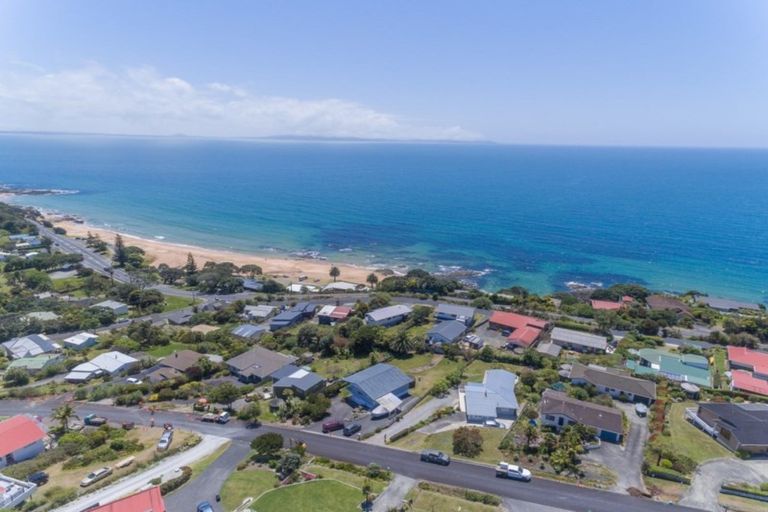 Photo of property in 22 Seaview Road, Cable Bay, 0420