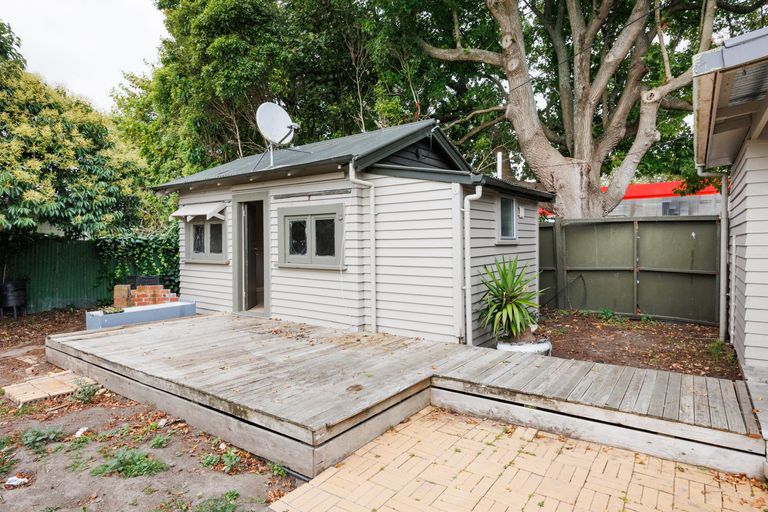 Photo of property in 374 College Street, Hokowhitu, Palmerston North, 4410