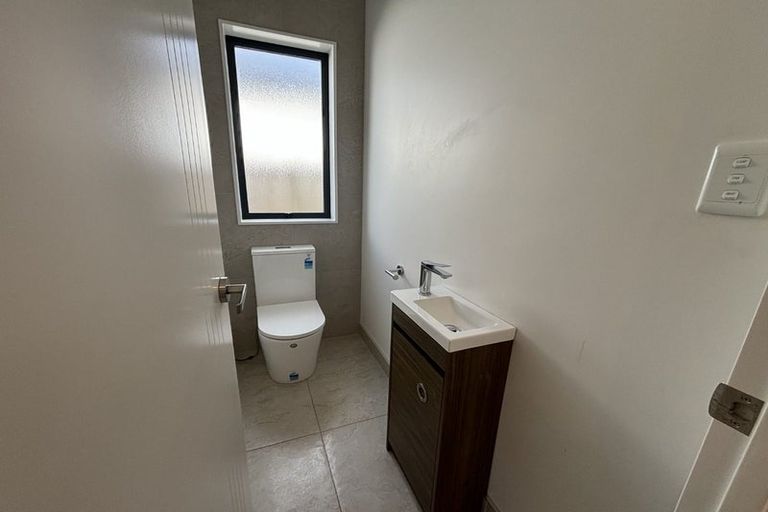 Photo of property in 38 Koroheke Road, Takanini, 2110