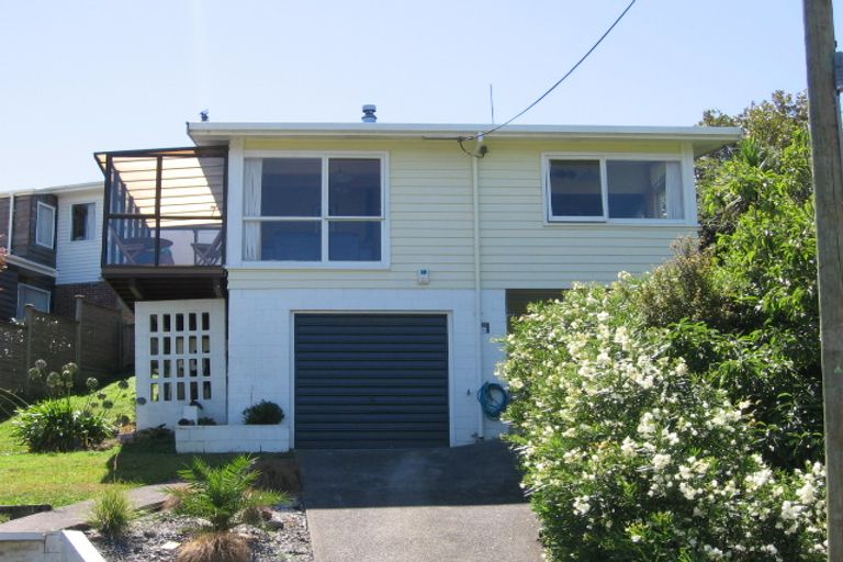 Photo of property in 24 Teal Crescent, Beach Haven, Auckland, 0626