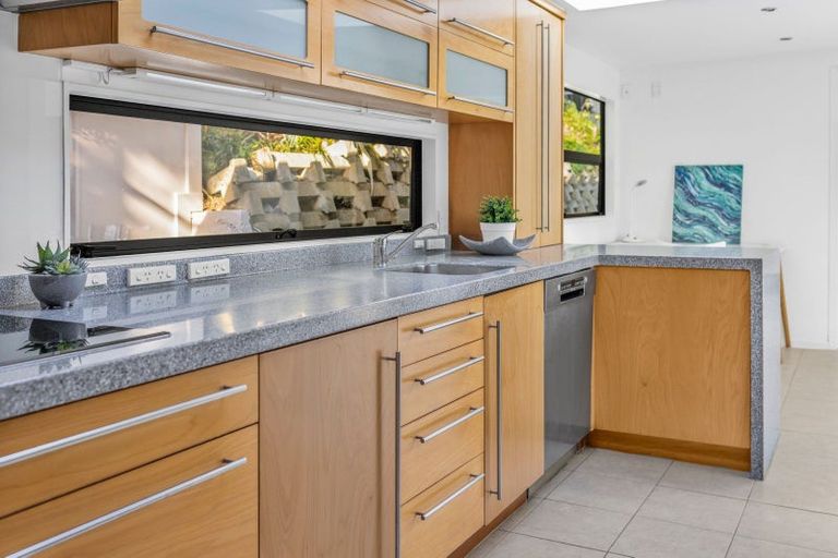 Photo of property in 19 Moana Road, Plimmerton, Porirua, 5026