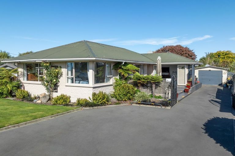 Photo of property in 14 Bideford Place, Dallington, Christchurch, 8061