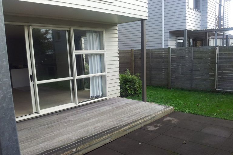 Photo of property in 73 Bruce Pulman Drive, Takanini, 2112