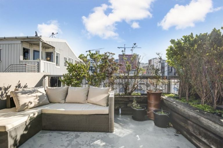 Photo of property in Hannahs Warehouse Apartments, 4/13 Leeds Street, Te Aro, Wellington, 6011