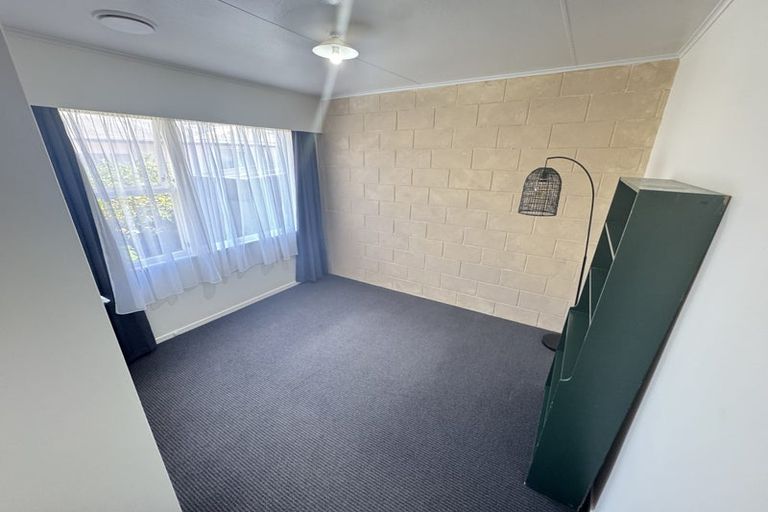 Photo of property in 2 Leslie Avenue, Cloverlea, Palmerston North, 4412