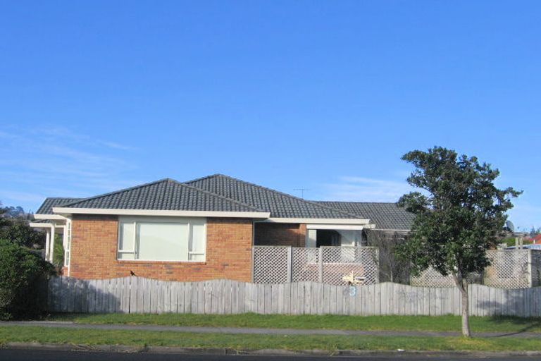 Photo of property in 1 Moycullien Lane, East Tamaki Heights, Auckland, 2016