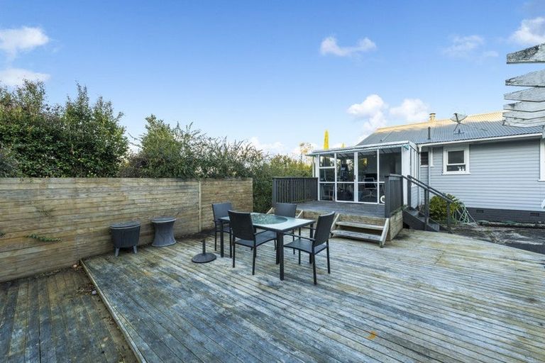 Photo of property in 60 Hilling Street, Titirangi, Auckland, 0604