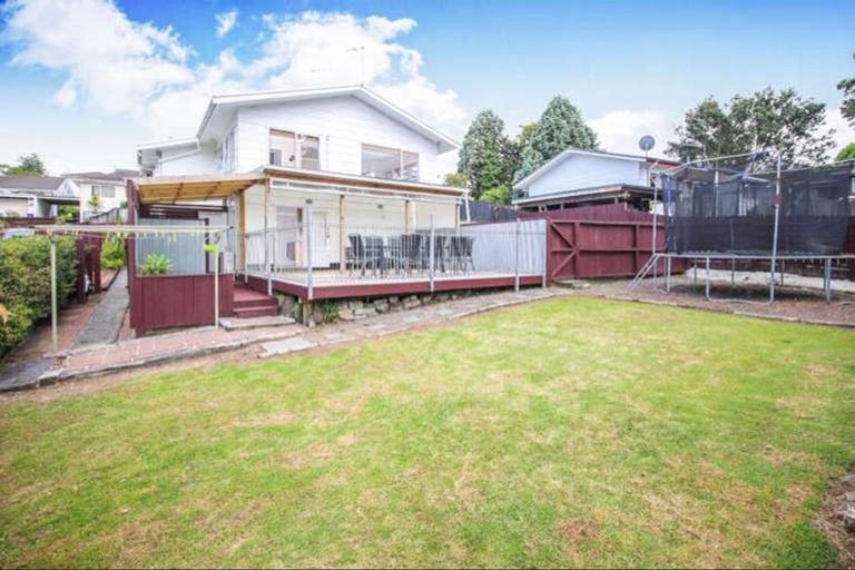 Photo of property in 14 Talavera Place, Te Atatu South, Auckland, 0602