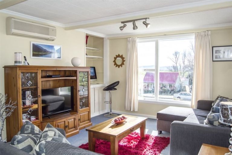 Photo of property in 17 Main Road, Harihari, 7884