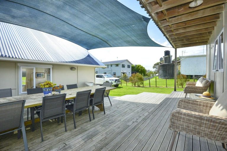 Photo of property in 140 Newcastle Street, Mahia, 4198