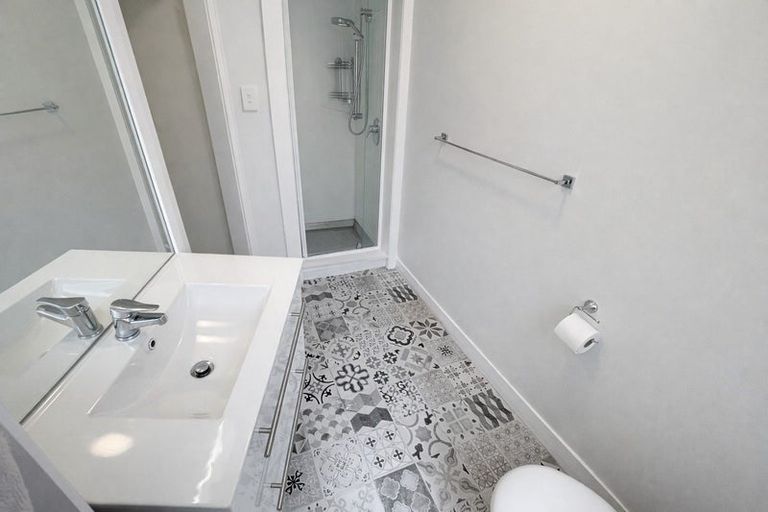 Photo of property in 1/18 Clifton Terrace, Kelburn, Wellington, 6012