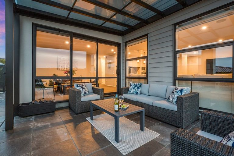 Photo of property in 34 Waitaria Terrace, Aotea, Porirua, 5024