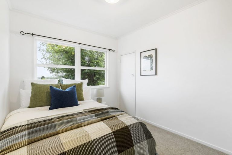 Photo of property in 41 Knightsbridge Drive, Forrest Hill, Auckland, 0620