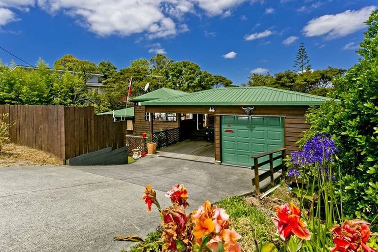 Photo of property in 2/618 Glenfield Road, Bayview, Auckland, 0629
