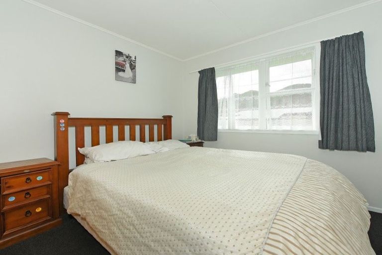 Photo of property in 12/11 Glen Alice Grove, Naenae, Lower Hutt, 5011