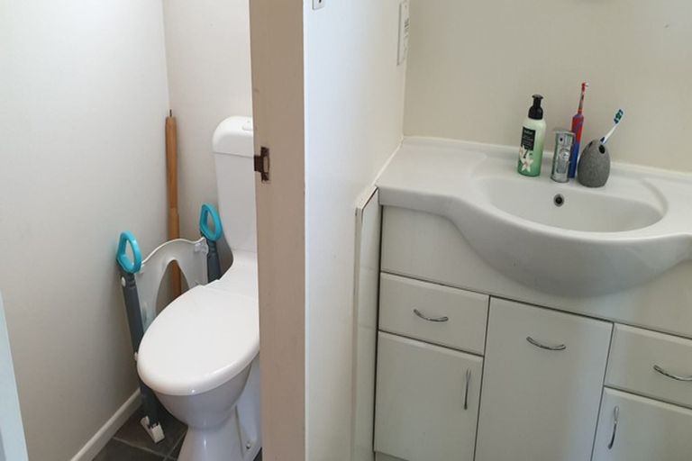 Photo of property in 16 Villa Place, Bell Block, New Plymouth, 4312