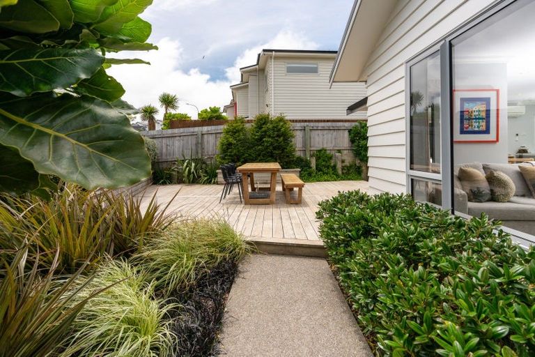 Photo of property in 15 Belize Grove, Grenada Village, Wellington, 6037