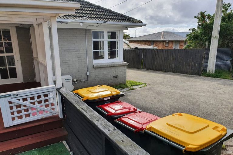 Photo of property in 23a Great South Road, Manurewa, Auckland, 2102