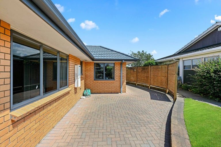 Photo of property in 2 Wilfred Street, St Andrews, Hamilton, 3200