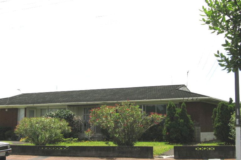 Property details for 5/174 Blockhouse Road, Avondale, Auckland, 0600