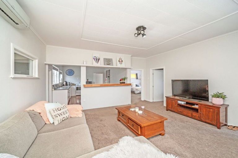 Photo of property in 377 Waihi Road, Normanby, Hawera, 4614