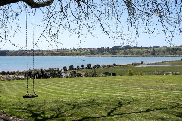 Photo of property in 339 Clifton Road, Whitford, Howick, 2571