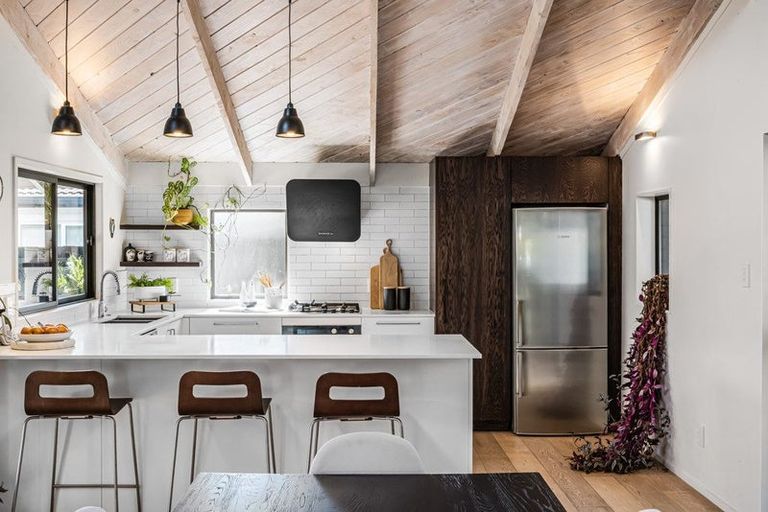 Photo of property in 2/47 Shakespeare Road, Milford, Auckland, 0620