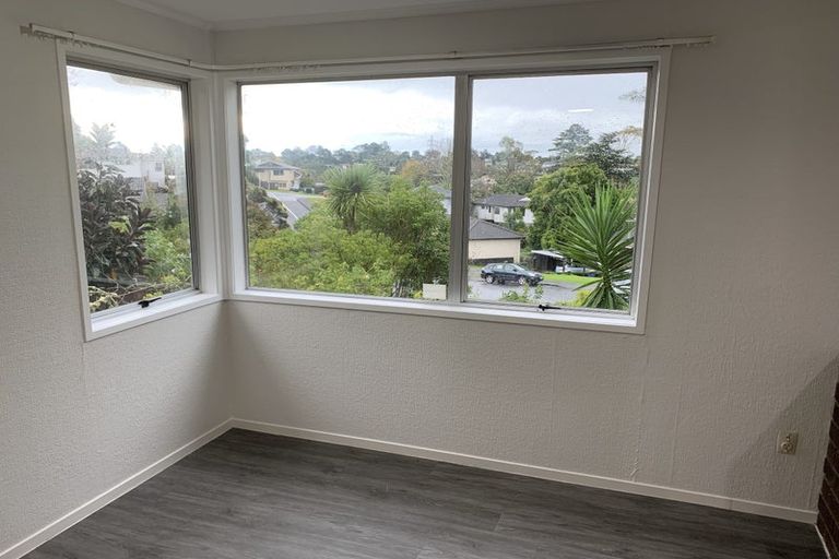 Photo of property in 14 Kilcar Place, Massey, Auckland, 0614