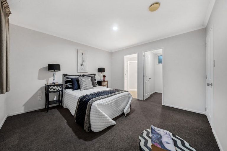 Photo of property in 8 George Arthur Place, Pukekohe, 2120