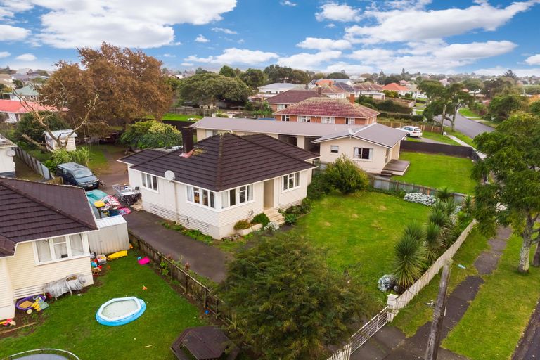 Photo of property in 14 Kennelly Crescent, Pukekohe, 2120