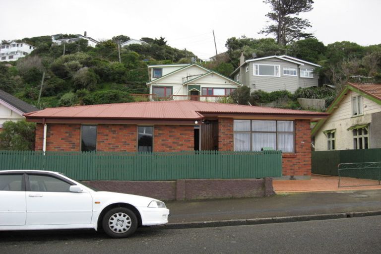 Photo of property in 130a Queens Drive, Lyall Bay, Wellington, 6022