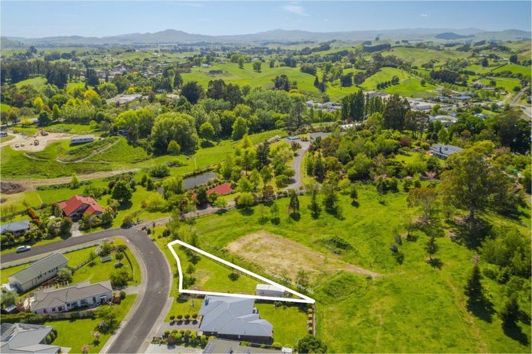 Photo of property in 8 Parkland Drive, Waipawa, 4210