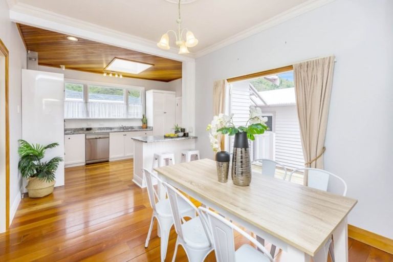 Photo of property in 16 Norton Park Avenue, Fairfield, Lower Hutt, 5011