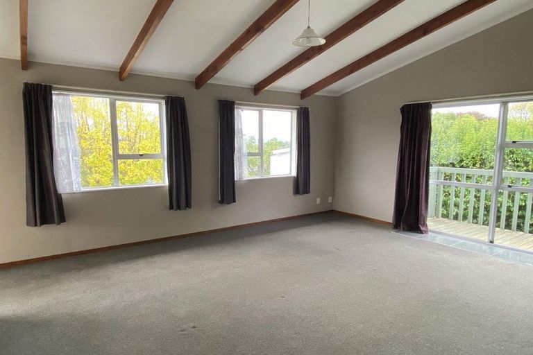 Photo of property in 88 William Bayes Place, Red Beach, 0932